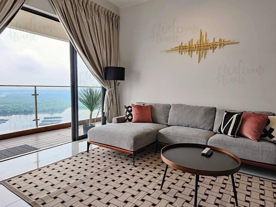 Bay Laurel, Country Garden Danga Bay Homestay By Welcome Home Johor Bahru Buitenkant foto