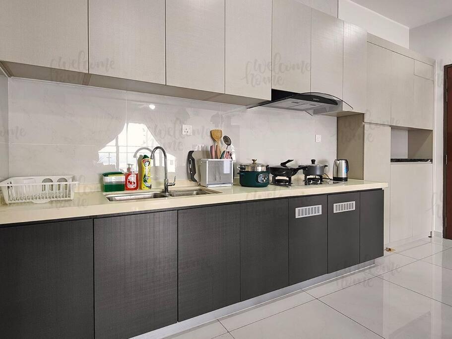 Bay Laurel, Country Garden Danga Bay Homestay By Welcome Home Johor Bahru Buitenkant foto