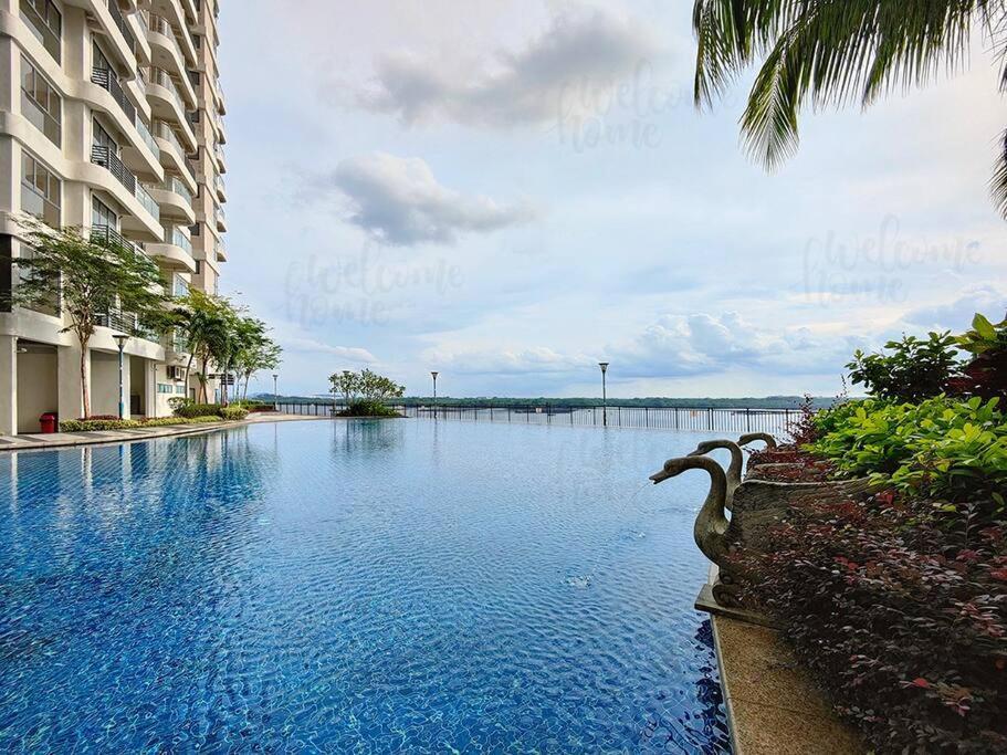 Bay Laurel, Country Garden Danga Bay Homestay By Welcome Home Johor Bahru Buitenkant foto
